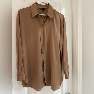 Banana Republic Long Sleeve Button Down Satin Shirt XS Afternoon Latte
